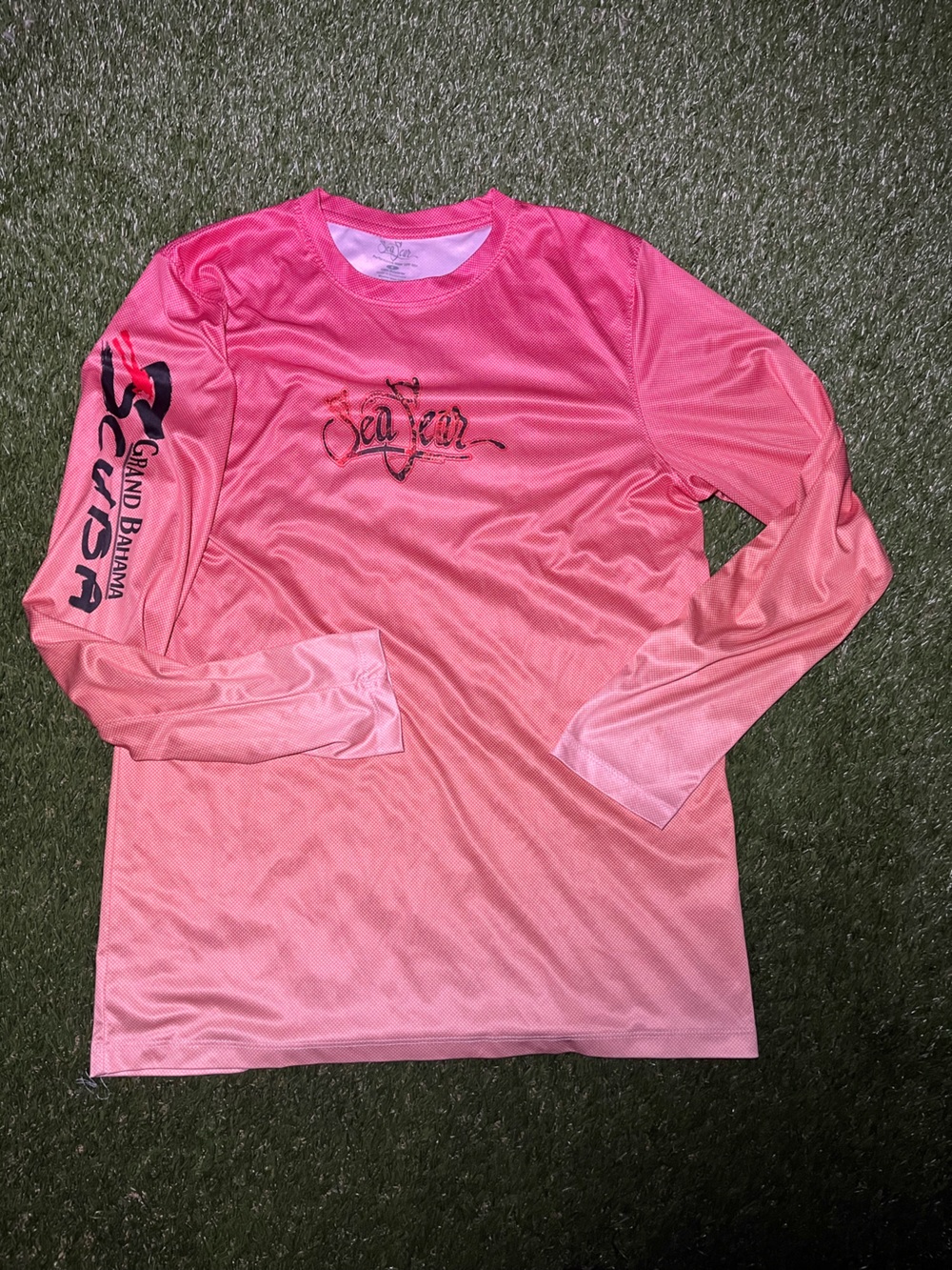 Men’s Medium Sea Fear Long Sleeve Performance Tee in Pink W/ SPF 50